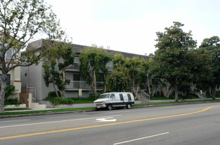 14814 Burbank Blvd Apartments