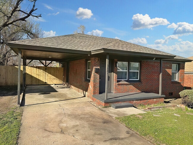 3221 NE 16th St in Oklahoma City, OK - Building Photo - Building Photo