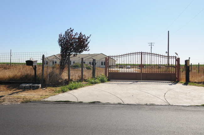 912 S Vincent Rd in Turlock, CA - Building Photo - Building Photo