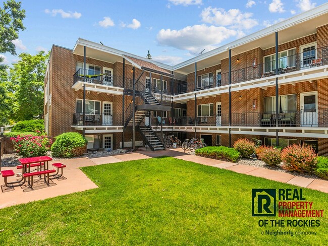 Charming 2 Bed, 1 Bath Condo in Prime Location! in Fort Collins, CO - Building Photo - Building Photo