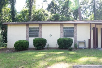 3717 Maria Cir in Tallahassee, FL - Building Photo - Building Photo