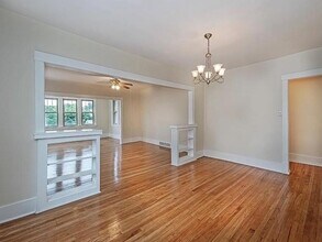 105 Shady Dr W in Pittsburgh, PA - Building Photo - Building Photo
