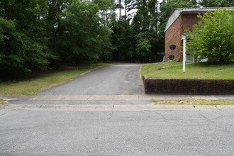 1619-1641 Newark Ave in Fayetteville, NC - Building Photo - Building Photo