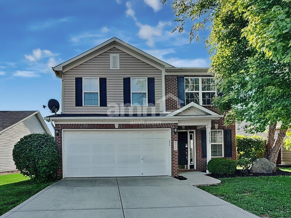 3736 White Cliff Way in Whitestown, IN - Building Photo