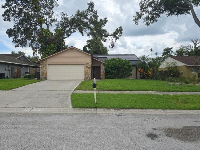 915 Benninger Dr
