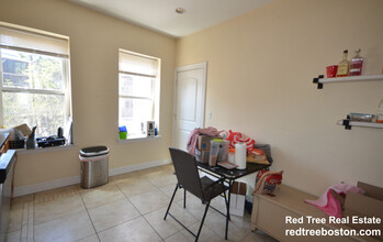 191 Boylston St, Unit 2 in Boston, MA - Building Photo - Building Photo