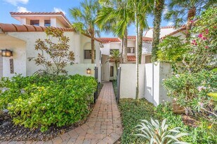 2443 Windsor Way Ct in Wellington, FL - Building Photo