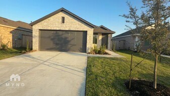 914 Lago Laceno Ln in Huffman, TX - Building Photo