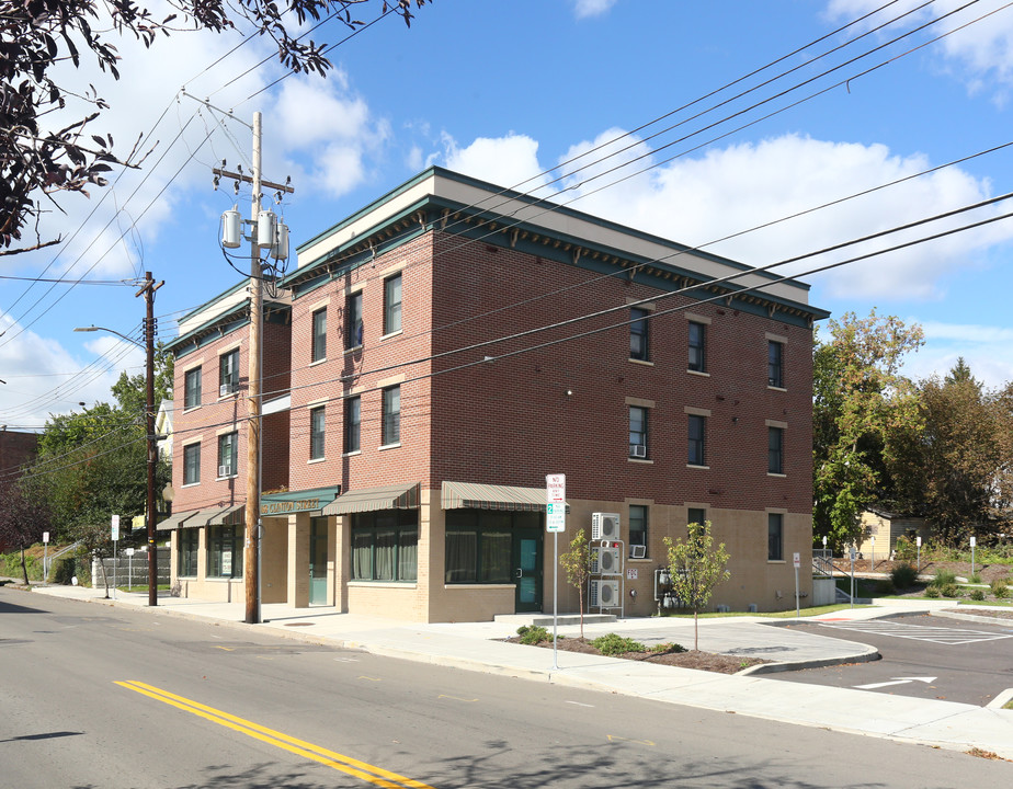 Lincoln Apartments in Binghamton, NY - Building Photo