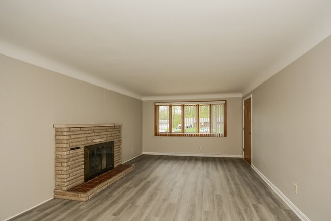 610 Marview Terrace in Cincinnati, OH - Building Photo - Building Photo