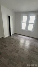 21 Oak St in East Orange, NJ - Building Photo - Building Photo