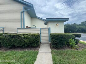 1904 Challenger Ct W in Atlantic Beach, FL - Building Photo