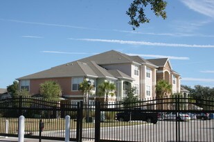 Camden Royal Palms in Brandon, FL - Building Photo