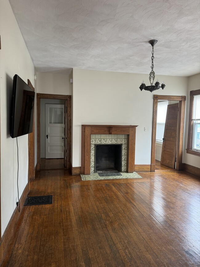 21 Lafayette St, Unit 2nd Fl Unit A