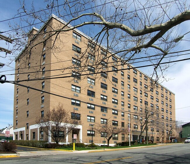 Boiling Springs Gardens Apartments East Rutherford, NJ Apartments For Rent
