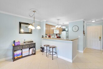 4855 Via Palm Lks, Unit 902 in West Palm Beach, FL - Building Photo - Building Photo