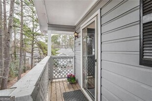 204 Natchez Trace in Sandy Springs, GA - Building Photo