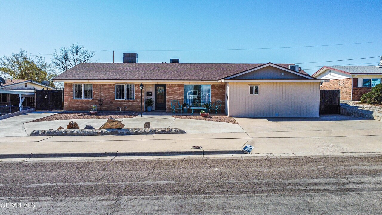 4640 Ambassador Dr in El Paso, TX - Building Photo