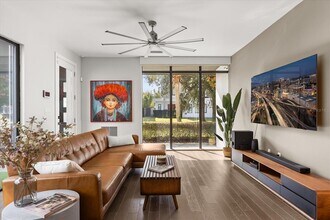 1049 N Kentucky Ave in Winter Park, FL - Building Photo - Building Photo