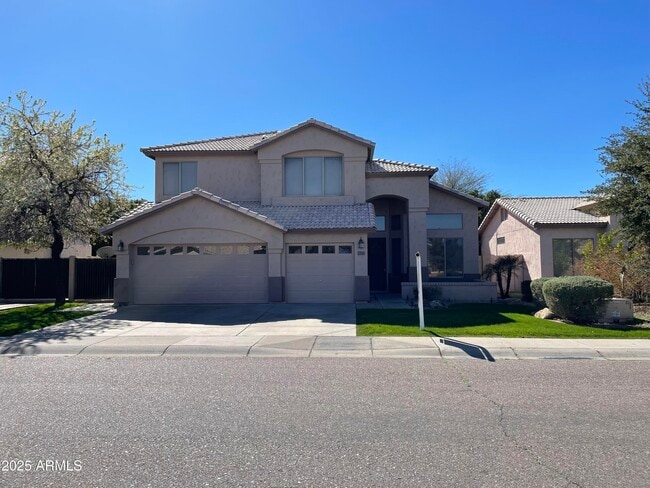341 W Helena Dr