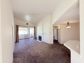 11215 Affinity Ct in San Diego, CA - Building Photo - Building Photo