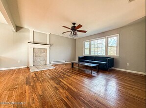 532 Frank Applegate Rd in Jackson Township, NJ - Building Photo - Building Photo