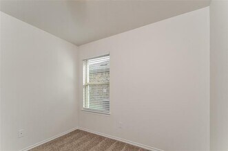 824 English Dr in Krugerville, TX - Building Photo - Building Photo