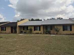 2231 Ascot Ct, Unit 5 in Auburndale, FL - Foto de edificio - Building Photo
