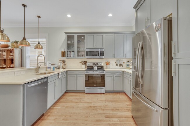 217 W 33rd St in Savannah, GA - Building Photo - Building Photo