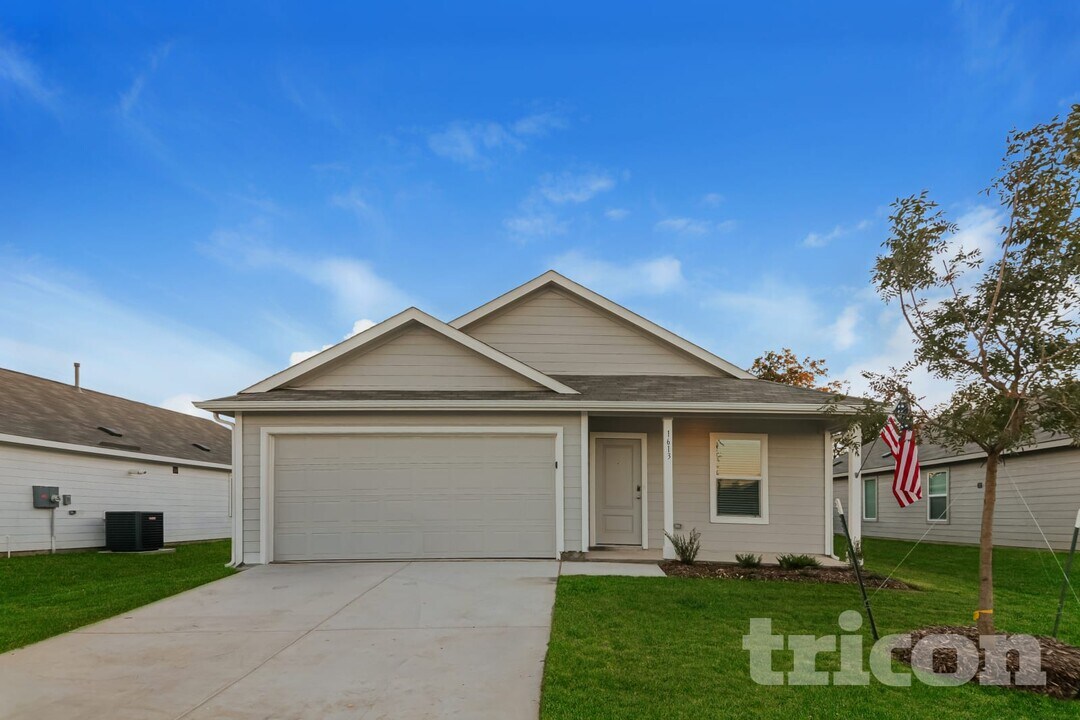 1613 Parlier St in McKinney, TX - Building Photo