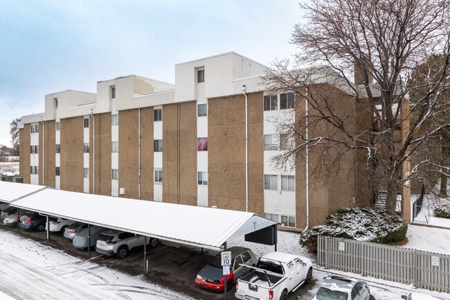 Edenbrook Condominiums in Aurora, CO - Building Photo - Building Photo