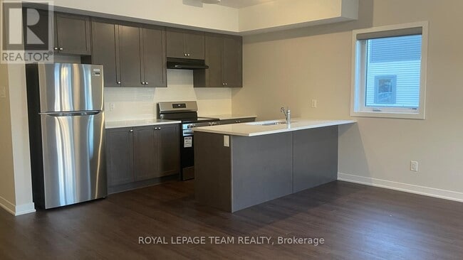 914 Lillian Freiman Private in Ottawa, ON - Building Photo - Building Photo