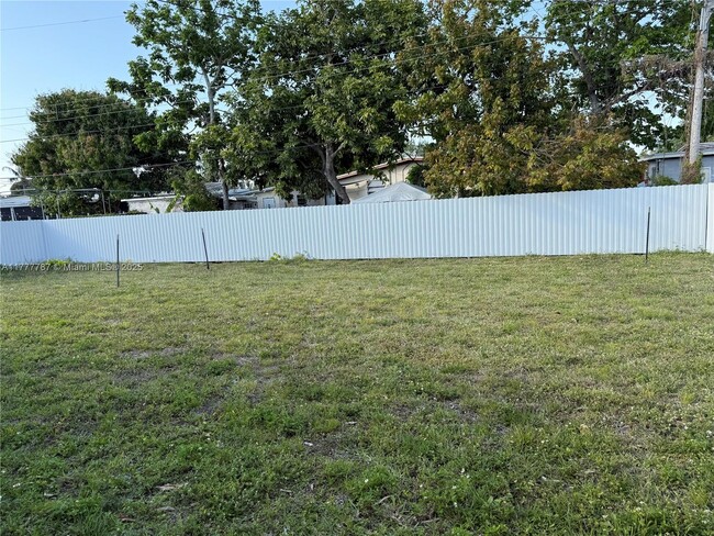 3525 NW 176th Ter in Miami Gardens, FL - Building Photo - Building Photo