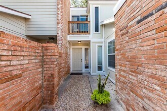2 Dorado Dr in Friendswood, TX - Building Photo - Building Photo