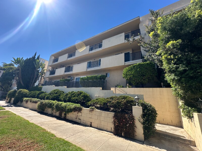 11727 Dorothy St in Los Angeles, CA - Building Photo