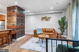 569 N 20th St in Philadelphia, PA - Building Photo