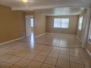 1509 Pine Tree Ct in West Palm Beach, FL - Building Photo - Building Photo