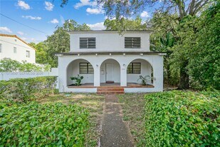 3041 NW 15th St in Miami, FL - Building Photo