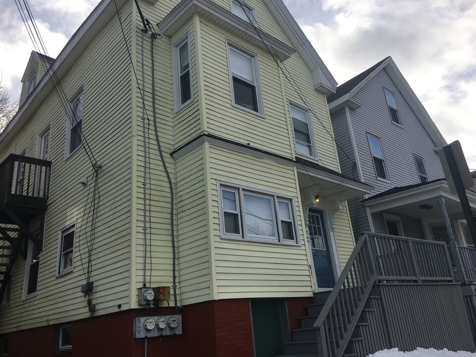 12 Boynton Street, Unit Apt 1 in Portland, ME - Building Photo