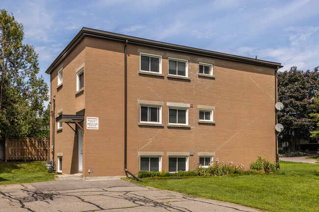 710 Roanoke St in Ottawa, ON - Building Photo - Building Photo