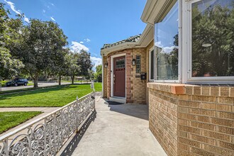 4945 W 35th Ave in Denver, CO - Building Photo - Building Photo