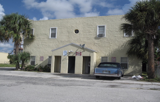 533 Plymouth Ave in West Palm Beach, FL - Foto de edificio - Building Photo