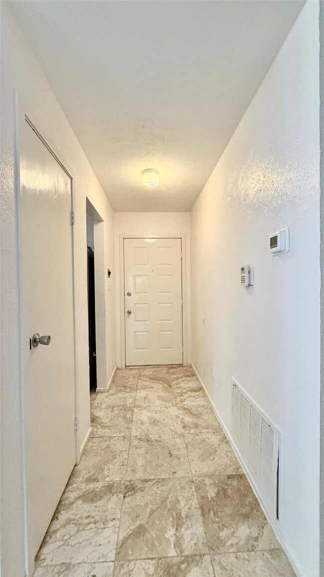 property at 18 Dellforest Ct