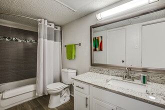 Eastgrove in Dallas, TX - Building Photo - Building Photo