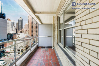 300 E 57th St in New York, NY - Foto de edificio - Building Photo