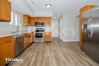 6344 River Valley Way in Indianapolis, IN - Foto de edificio - Building Photo