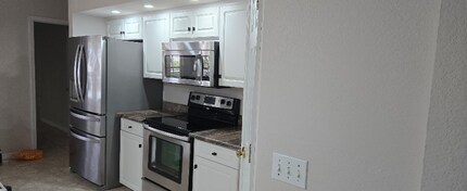 2635 Highlands Vue Pkwy in Lakeland, FL - Building Photo - Building Photo