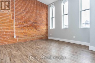 2870-2870 Dundas St W in Toronto, ON - Building Photo - Building Photo