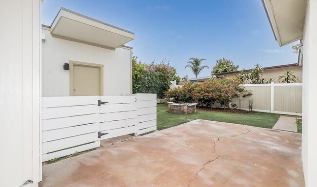 1319 Thermal Ave in San Diego, CA - Building Photo - Building Photo