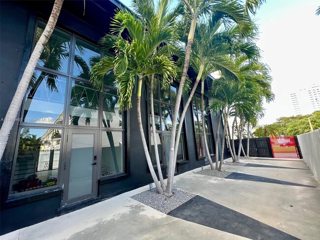 1040 NE 78th St-Unit -5 in Miami, FL - Building Photo - Building Photo